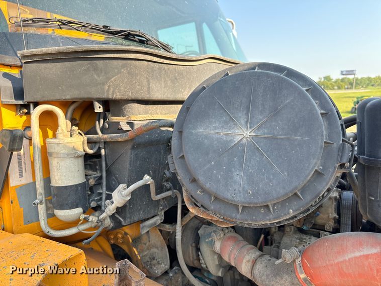 image for item EH6997 2006 International  7400  dump truck