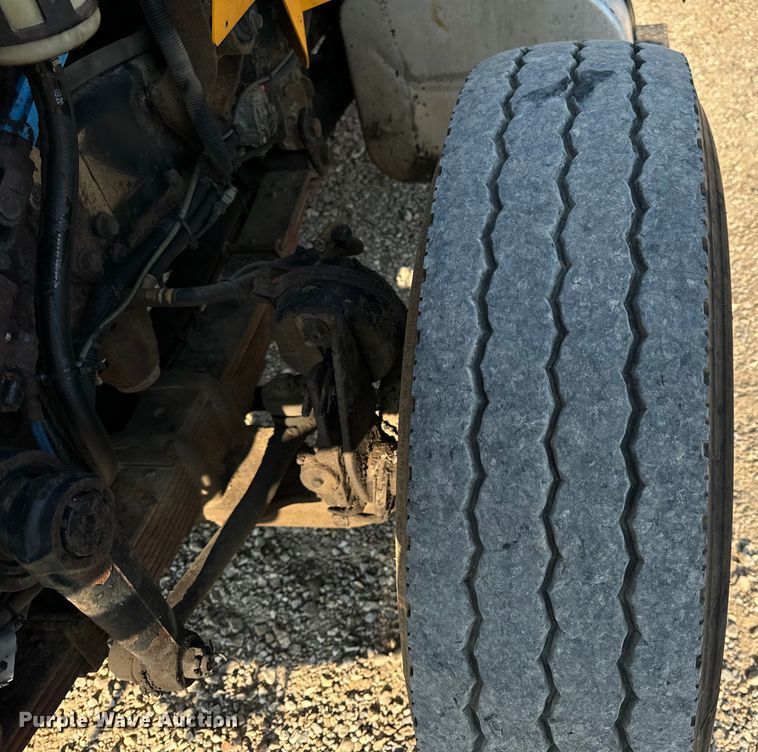 image for item EH6997 2006 International  7400  dump truck