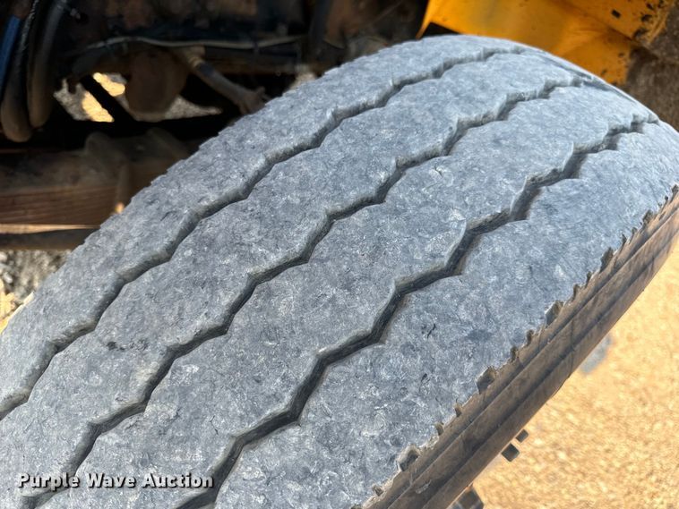 image for item EH6997 2006 International  7400  dump truck