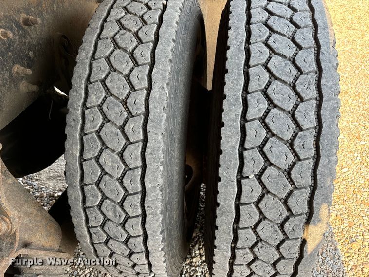 image for item EH6997 2006 International  7400  dump truck