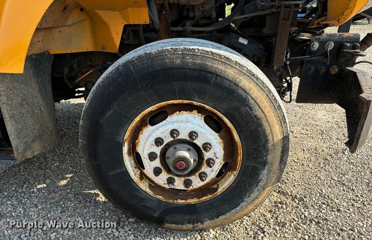 image for item EH6997 2006 International  7400  dump truck