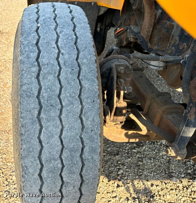 image for item EH6997 2006 International  7400  dump truck