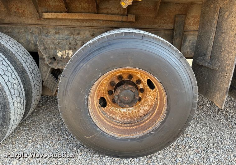 image for item EH6997 2006 International  7400  dump truck