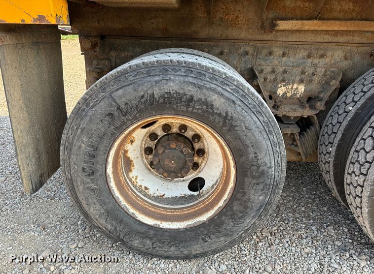 image for item EH6997 2006 International  7400  dump truck