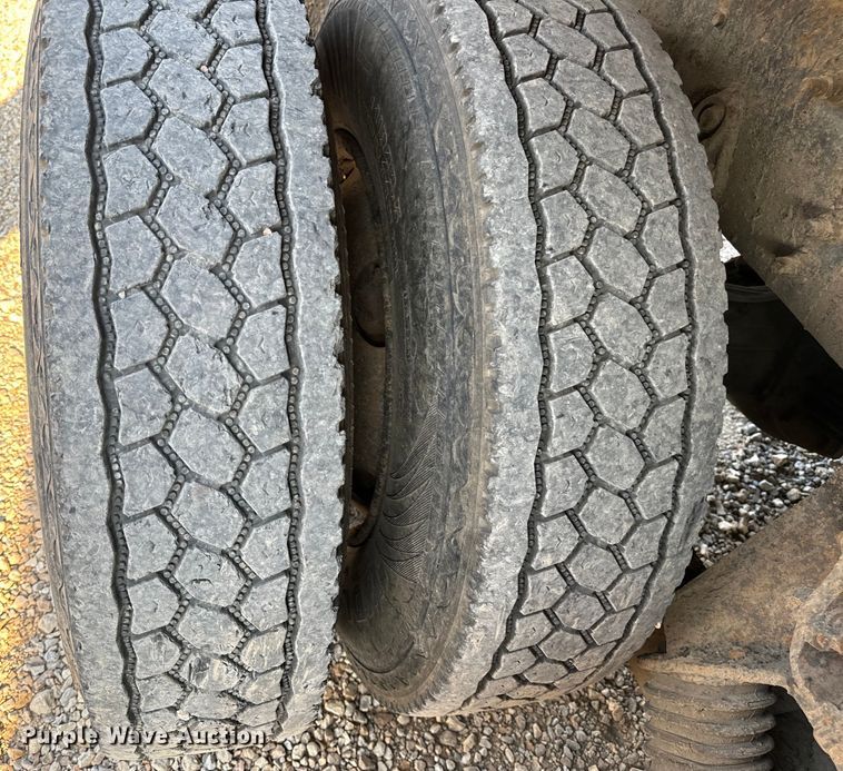 image for item EH6997 2006 International  7400  dump truck