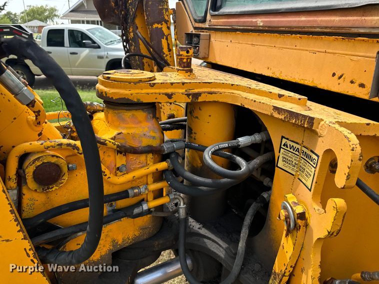 image for item EI4039 1988 JCB 1550B backhoe