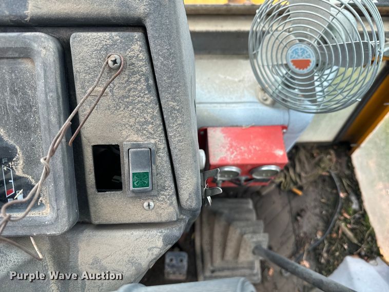 image for item EI4039 1988 JCB 1550B backhoe