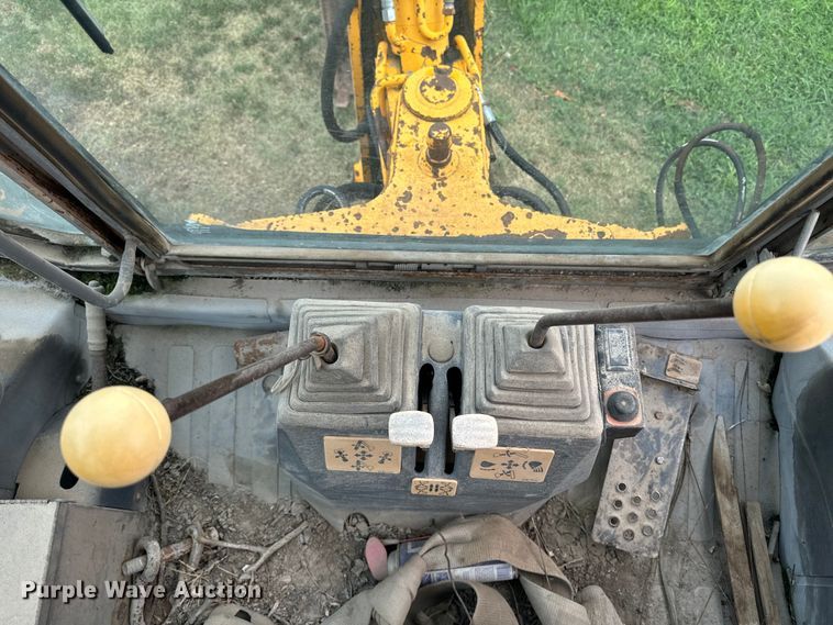 image for item EI4039 1988 JCB 1550B backhoe