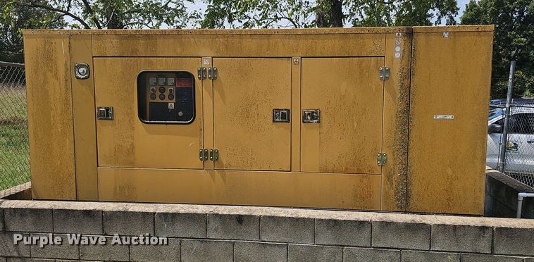 image for item EJ5784 2001 Olympian D125P1 generator