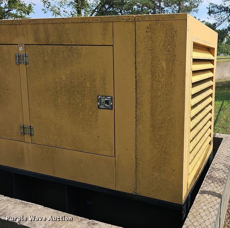 image for item EJ5784 2001 Olympian D125P1 generator