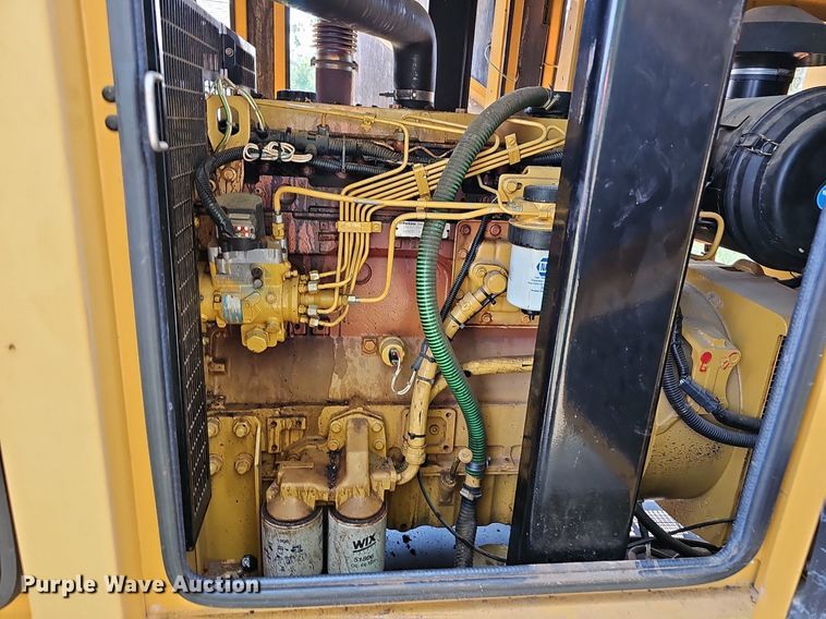 image for item EJ5784 2001 Olympian D125P1 generator