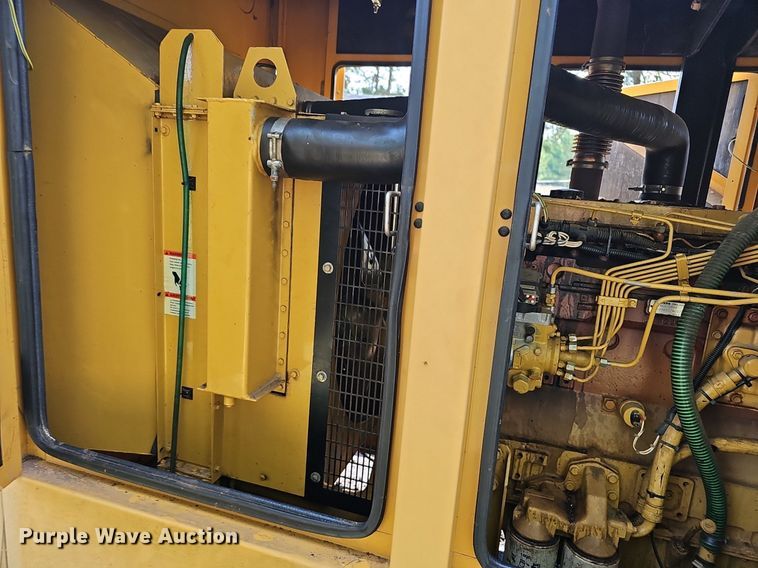 image for item EJ5784 2001 Olympian D125P1 generator