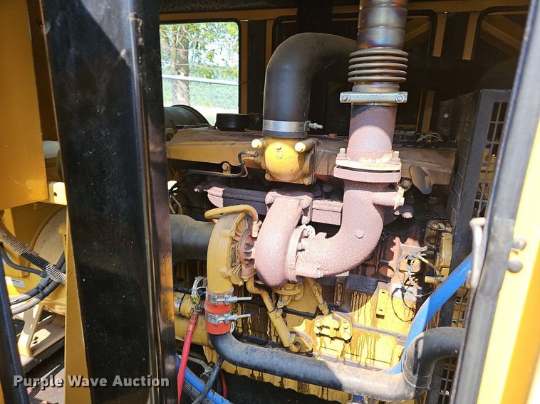 image for item EJ5784 2001 Olympian D125P1 generator