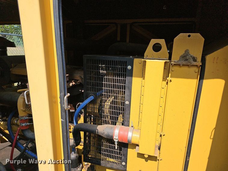 image for item EJ5784 2001 Olympian D125P1 generator