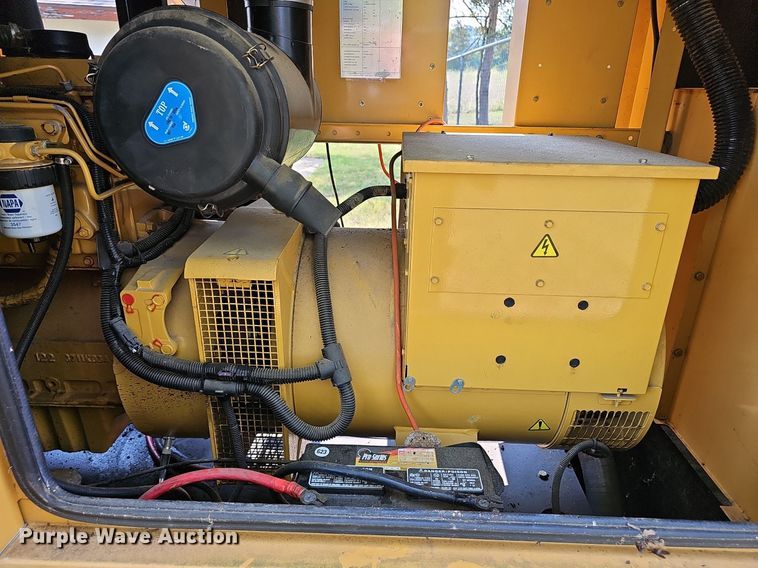 image for item EJ5784 2001 Olympian D125P1 generator