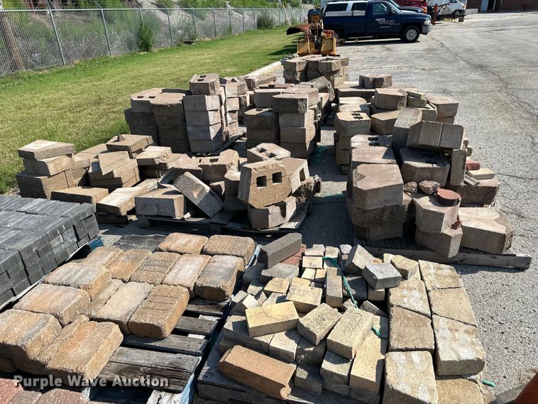 image for item EJ7089 Retaining wall blocks