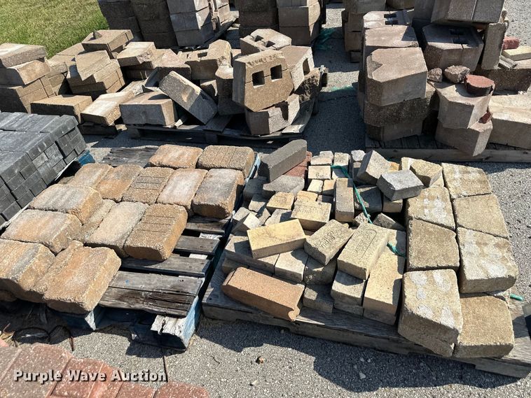 image for item EJ7089 Retaining wall blocks