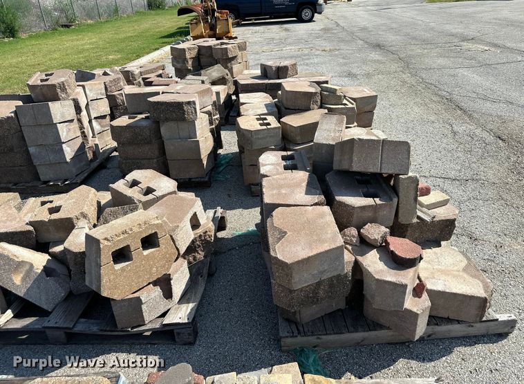 image for item EJ7089 Retaining wall blocks