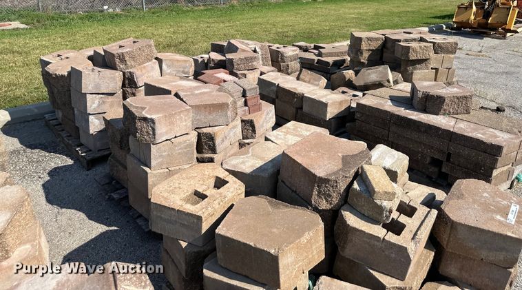 image for item EJ7089 Retaining wall blocks