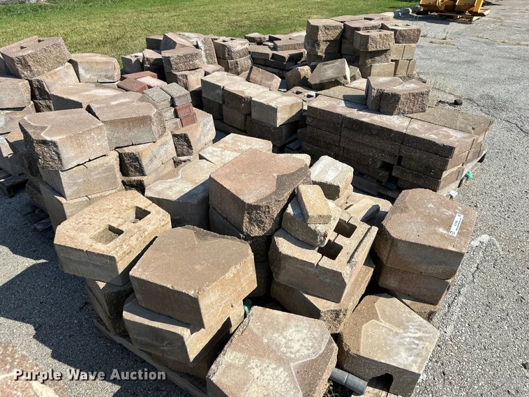 image for item EJ7089 Retaining wall blocks