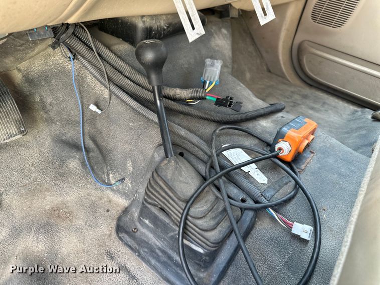 image for item EJ7094 2005 Ford F450 Super Duty XL dump truck