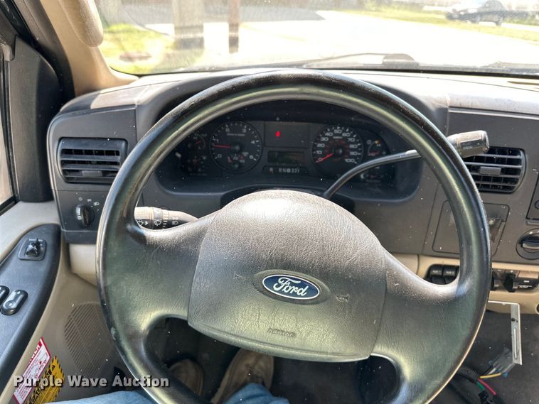 image for item EJ7094 2005 Ford F450 Super Duty XL dump truck