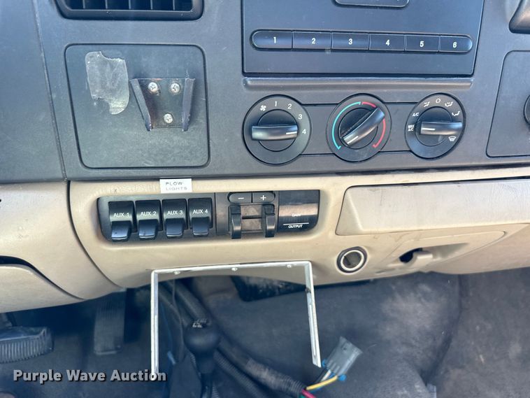 image for item EJ7094 2005 Ford F450 Super Duty XL dump truck