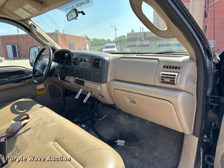 image for item EJ7094 2005 Ford F450 Super Duty XL dump truck