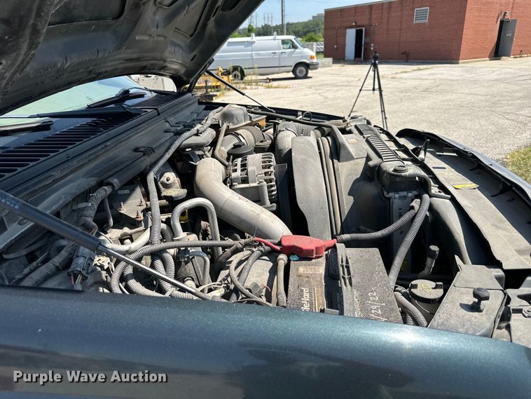 image for item EJ7094 2005 Ford F450 Super Duty XL dump truck