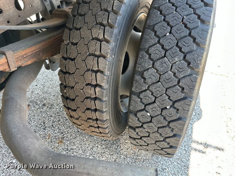 image for item EJ7094 2005 Ford F450 Super Duty XL dump truck