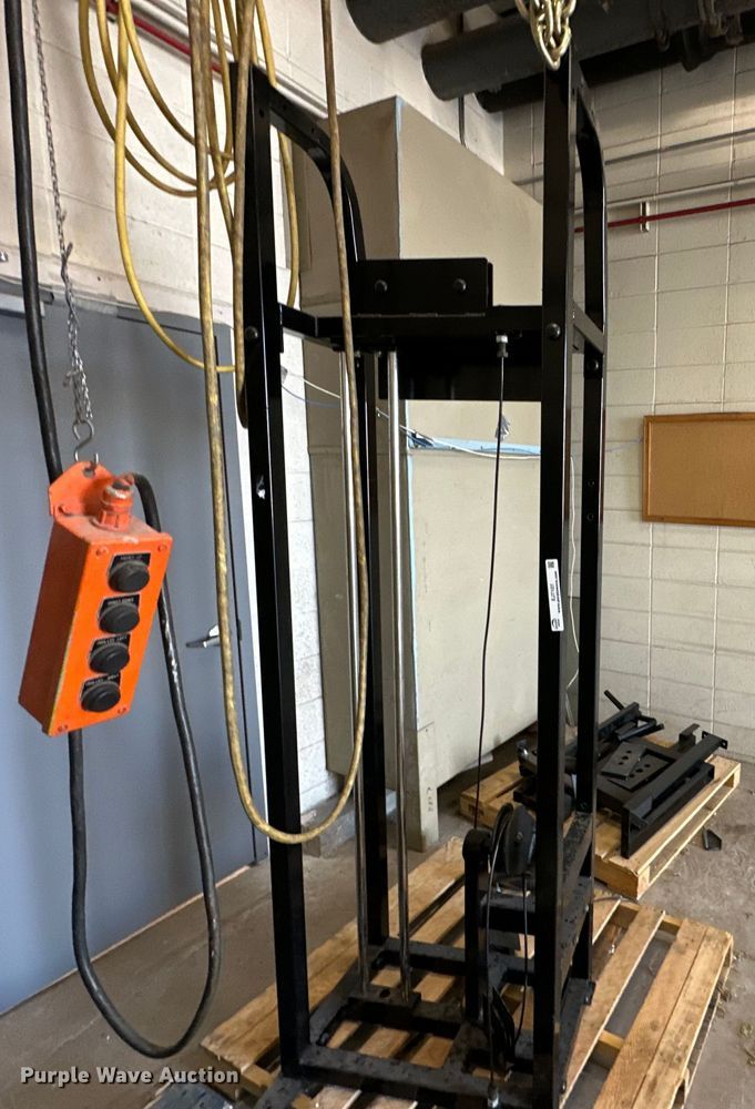 image for item EJ7107 Paramount  PL4000 pull up bar