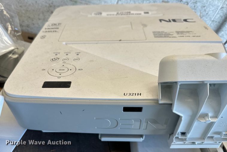 image for item EJ7108 NEC projector 