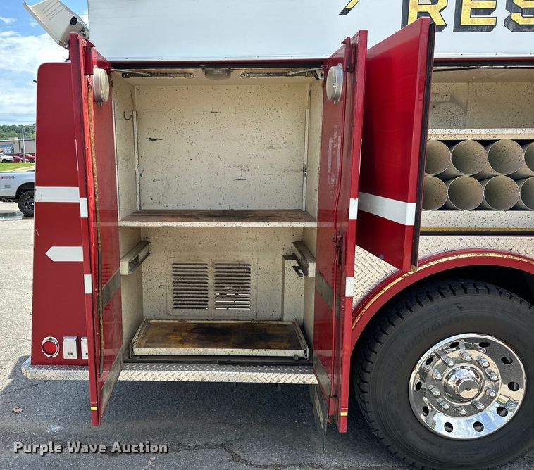 image for item EJ8870 1981 Mack MC611FG rescue vehicle