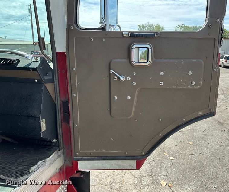 image for item EJ8870 1981 Mack MC611FG rescue vehicle