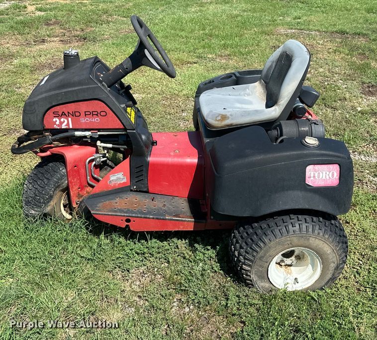image for item EJ8874 Toro Sand Pro 5040 bunker rake