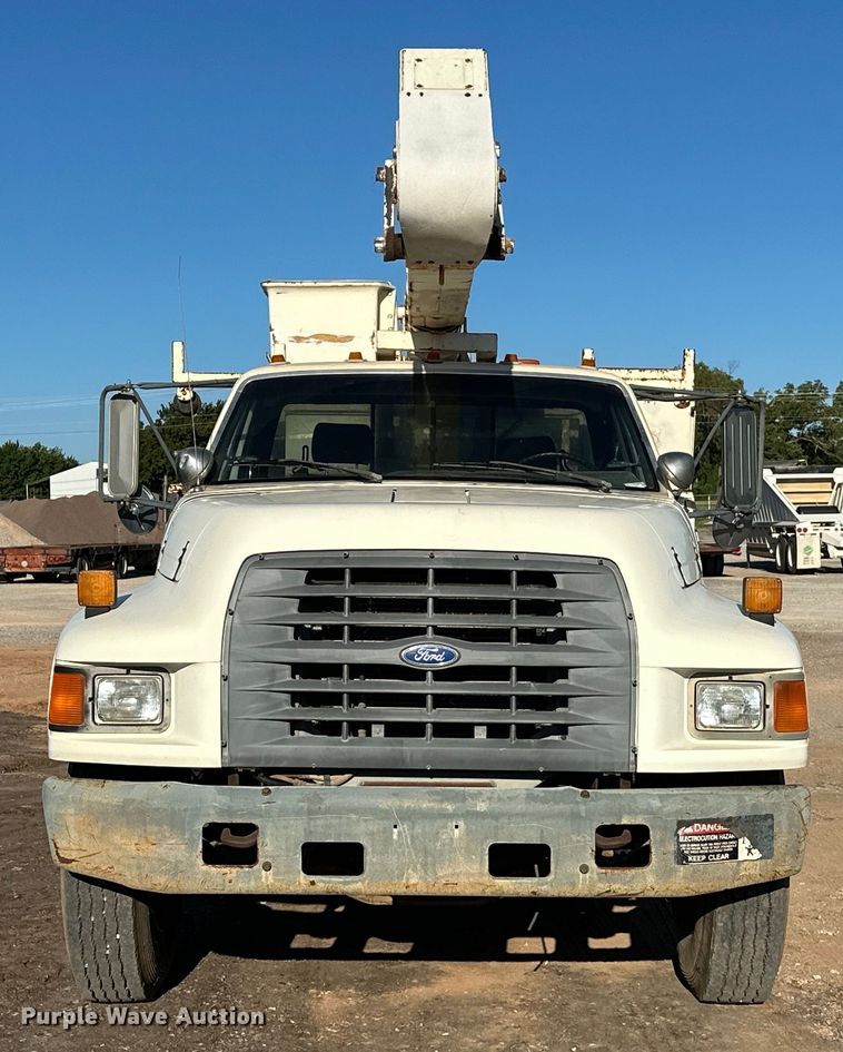 image for item EJ8934 1997 Ford F800 bucket truck