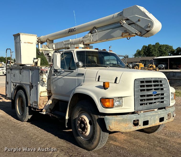 image for item EJ8934 1997 Ford F800 bucket truck