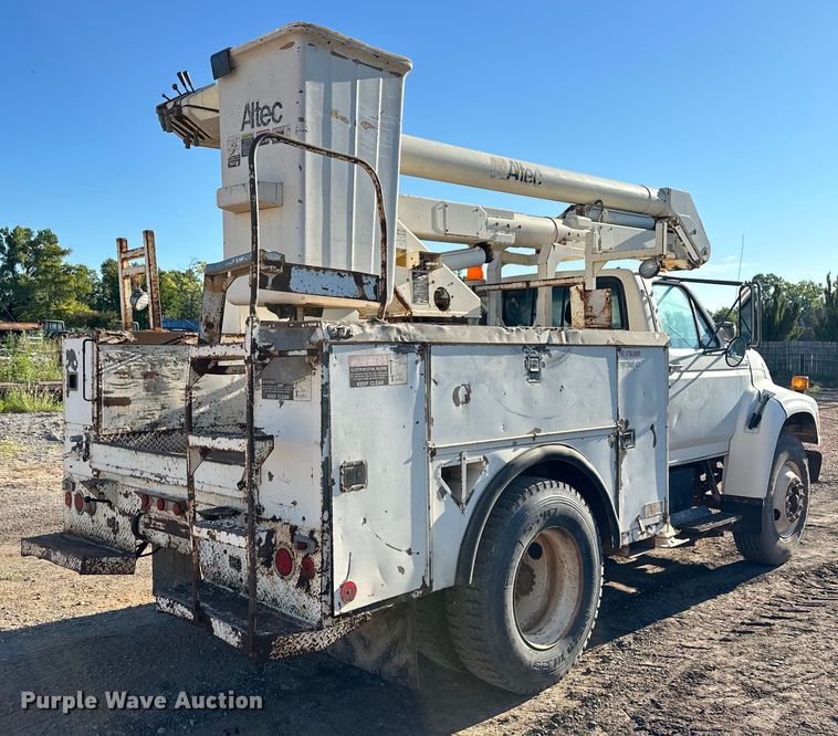image for item EJ8934 1997 Ford F800 bucket truck