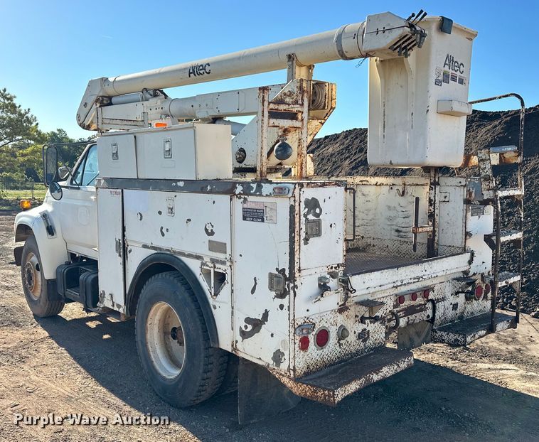image for item EJ8934 1997 Ford F800 bucket truck