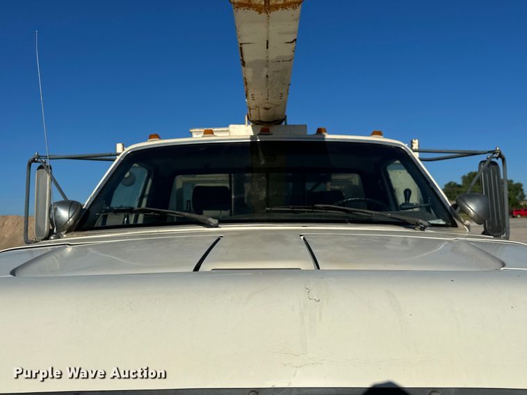 image for item EJ8934 1997 Ford F800 bucket truck