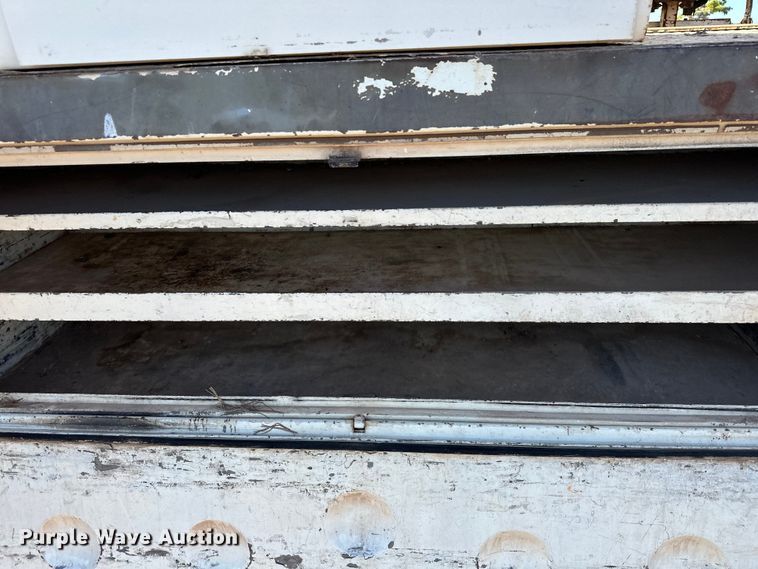 image for item EJ8934 1997 Ford F800 bucket truck