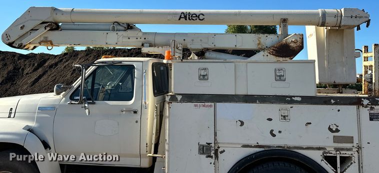 image for item EJ8934 1997 Ford F800 bucket truck