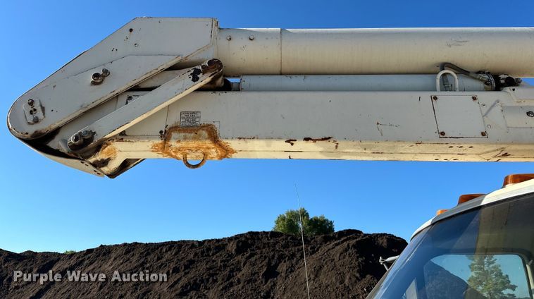 image for item EJ8934 1997 Ford F800 bucket truck