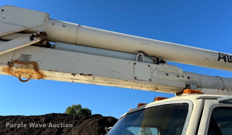 image for item EJ8934 1997 Ford F800 bucket truck