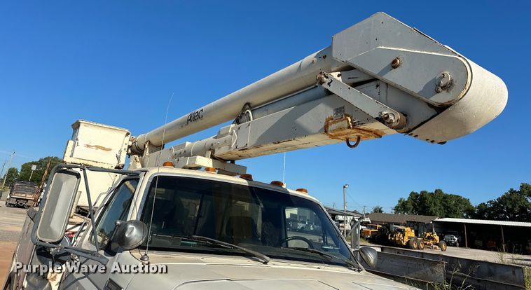 image for item EJ8934 1997 Ford F800 bucket truck