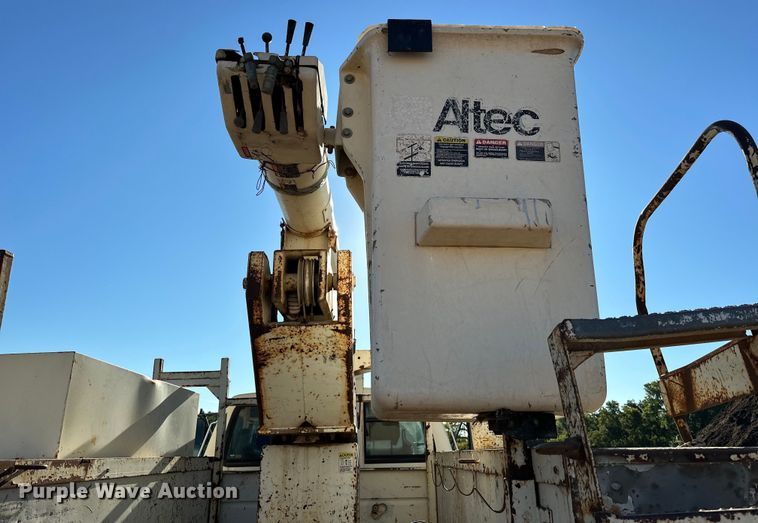 image for item EJ8934 1997 Ford F800 bucket truck