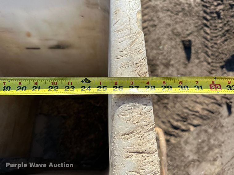 image for item EJ8934 1997 Ford F800 bucket truck