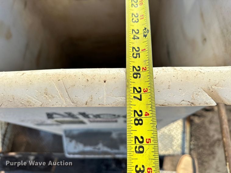 image for item EJ8934 1997 Ford F800 bucket truck