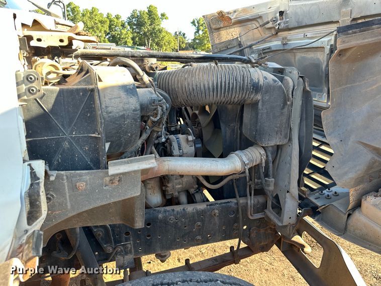 image for item EJ8934 1997 Ford F800 bucket truck