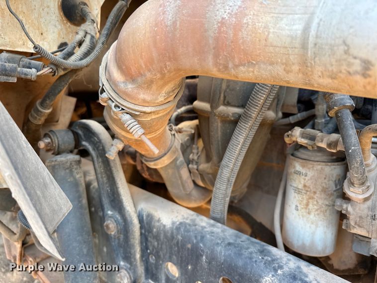 image for item EJ8934 1997 Ford F800 bucket truck